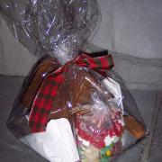 Medium Gingerbread House Kit (comes with frosting and candy)